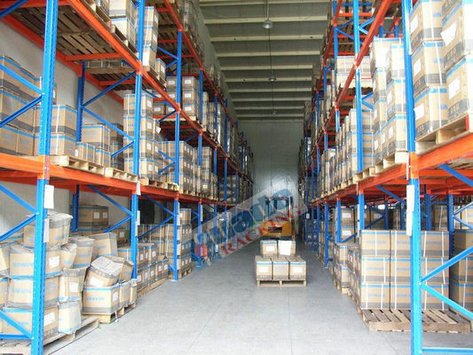 het Dubbele Diepe Selectieve Rekken van 2500kg Q235B voor Pakhuis